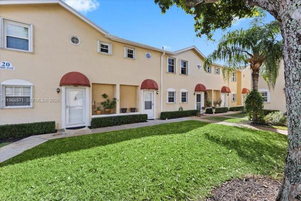 Waterside Village Of Palm Beach, 307 Waterside Dr, Hypoluxo, Florida 33462, image 2