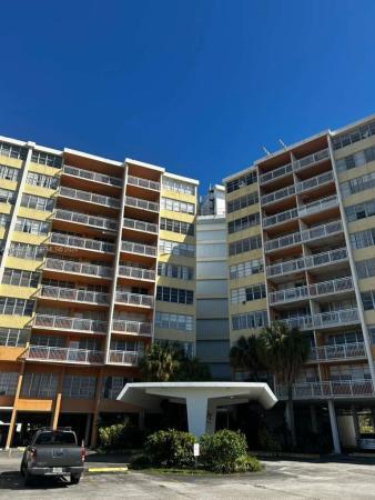 Crestview Towers, 2025 NE 164th St #918, North Miami Beach, Florida 33162, image 1