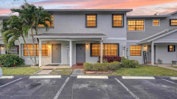 Southbridge At Pembroke Pointe, 10413 NW 6th St, Pembroke Pines, Florida 33026, image 1