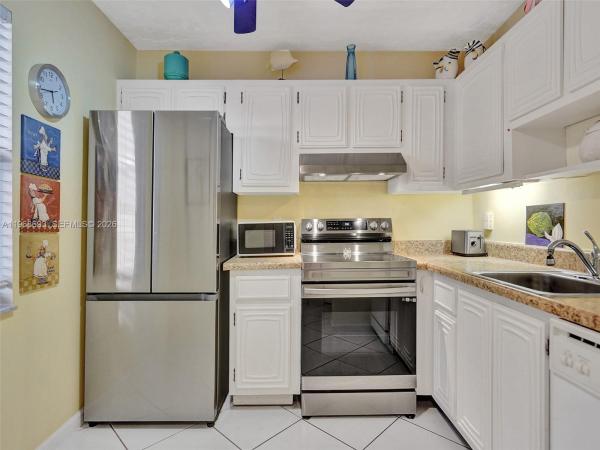 Somerset, 2861 Somerset Dr #211, Lauderdale Lakes, Florida 33311, image 1