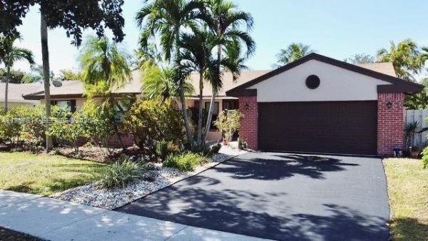 Shenandoah, 701 Blue Ridge Way, Davie, Florida 33325, image 2