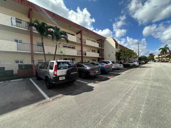 Hollybrook Golf & Tennis Club, 8960 S Hollybrook Blvd #109, Pembroke Pines, Florida 33025, image 2