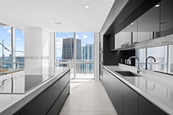 Paramount Miami Worldcenter, 851 NE 1st Ave #5001, Miami, Florida 33132, image 1