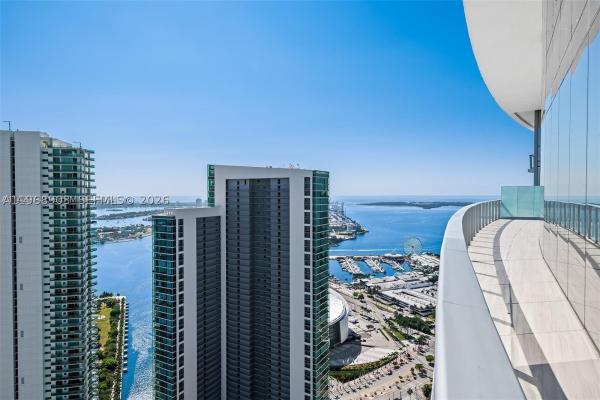 Paramount Miami Worldcenter, 851 NE 1st Ave #5001, Miami, Florida 33132, image 2