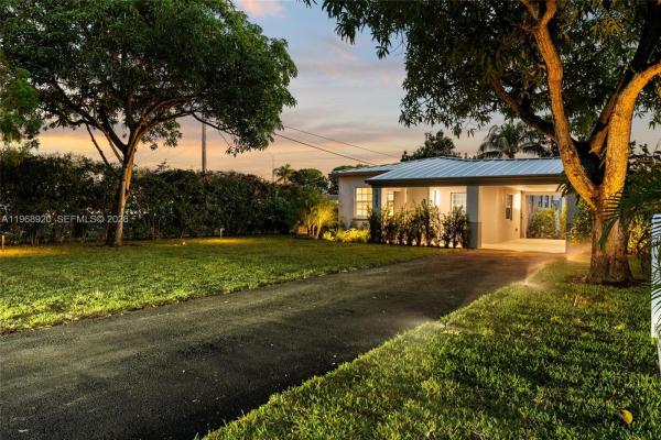 Fulford By The Sea, 1880 NE 180th St, North Miami Beach, Florida 33162, image 1