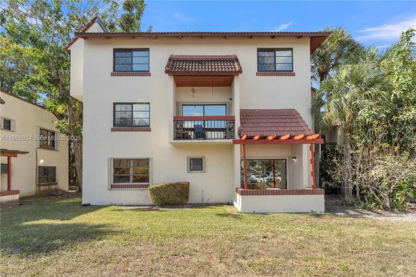 Lago Del Rey, 8660 SW 149th Ave #208, Kendall West, Florida 33193, image 1