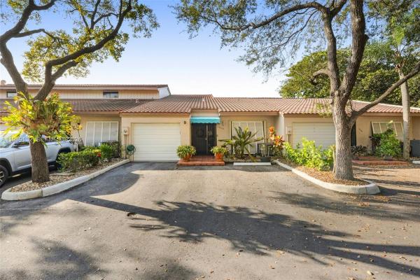 Lake Cynthia, 14842 Breckness Pl, Miami Lakes, Florida 33016, image 3