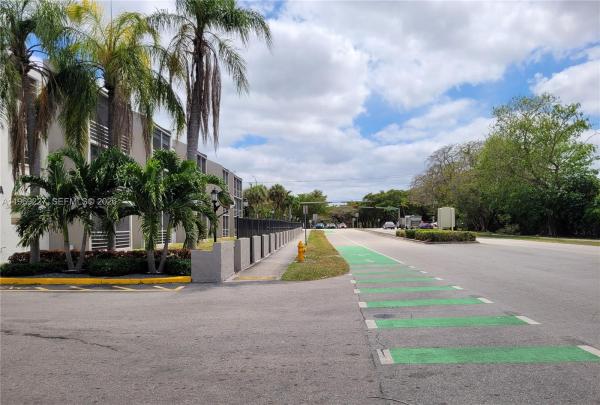 El Conquistador North, 14140 SW 84th St #301-H, Kendall, Florida 33183, image 2