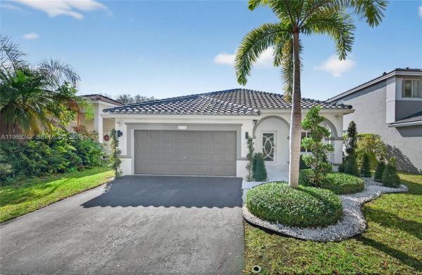 Sabal Ridge, 4115 Sabal Ridge Cir, Weston, Florida 33331, image 1