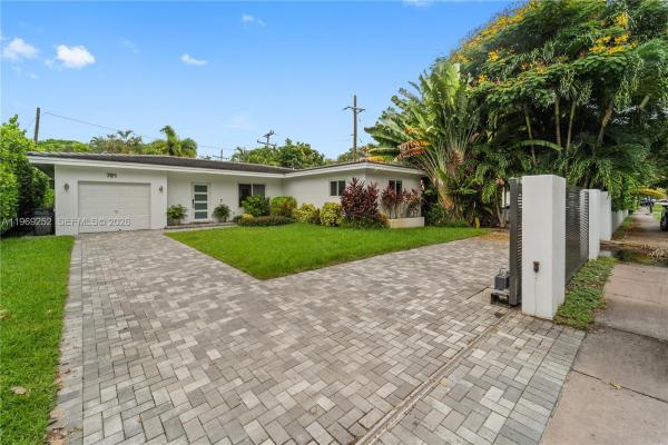 Louise Park, 721 Bird Rd, Coral Gables, Florida 33146, image 1