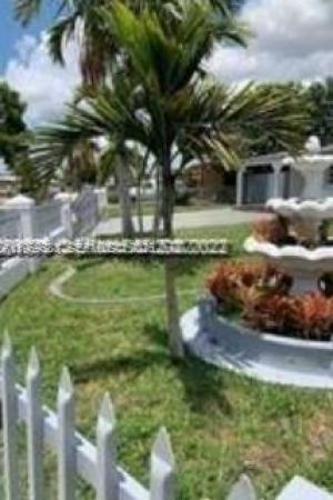 10835 SW 41st Ter, Unincorporated Dade County, Florida 33165, image 1