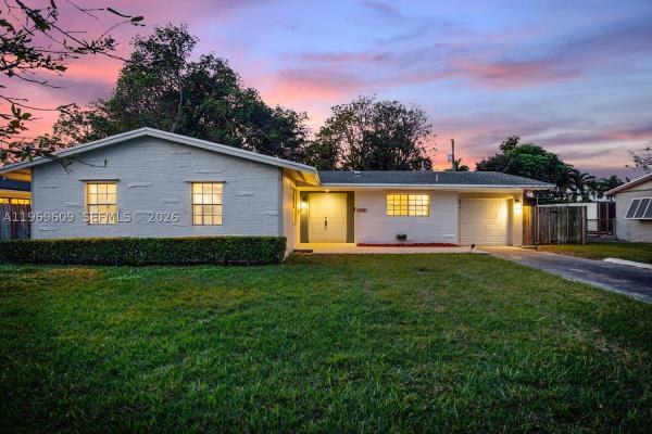 Bel Aire, 9912 SW 196th St, Cutler Bay, Florida 33157, image 2