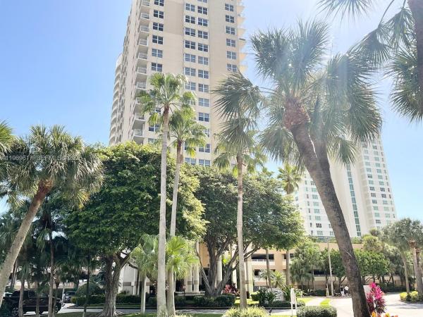 Isola, 770 Claughton Island Dr #704, Miami, Florida 33131, image 1