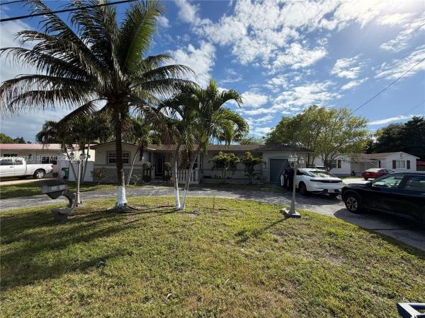 Biscayne Gardens, 150 NE 164th St, Golden Glades, Florida 33162, image 1