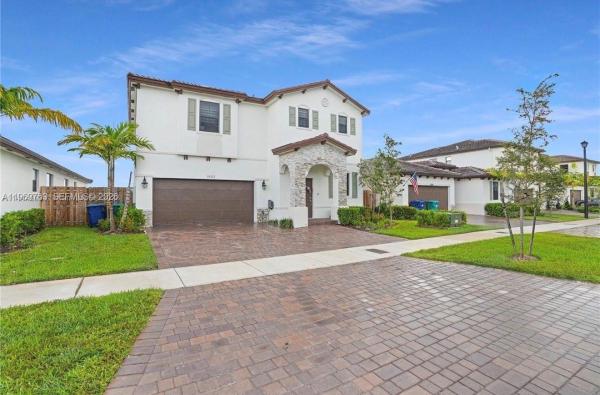 Crystal Cay, 10321 SW 232nd St, Cutler Bay, Florida 33190, image 3
