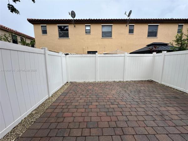 Bonterra, 9374 W 32nd Ln, Hialeah, Florida 33018, image 2