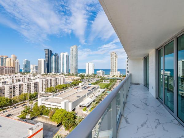 Parque Towers, 300 Sunny Isles Blvd #4-2405, Sunny Isles Beach, Florida 33160, image 2