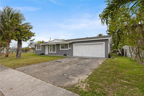 Bonnie Loch, 300 NW 39th St, Deerfield Beach, Florida 33064, image 1