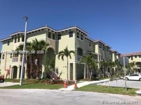 290 NW 109 #207, Unincorporated Dade County, Florida 33172, image 1