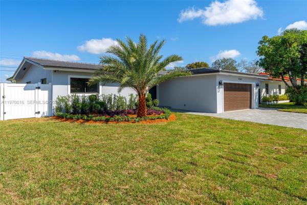 Darlington Manor, 9381 SW 62nd St, Sunset, Florida 33173, image 2