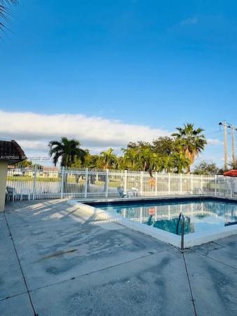 10076 NW 6th St #201, Pembroke Pines, Florida 33024, image 1