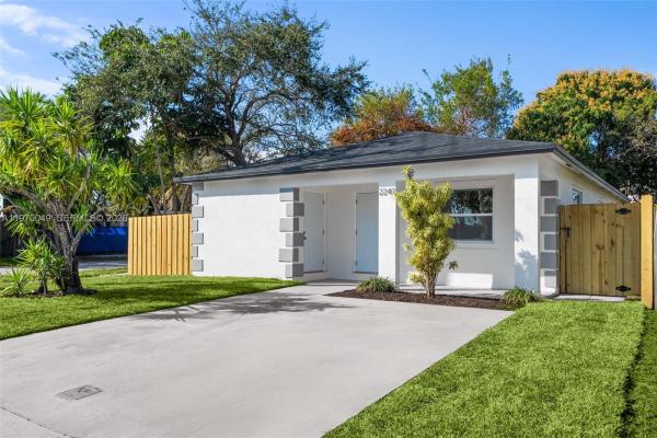 Liberia, 2241 Hope St, Hollywood, Florida 33020, image 1