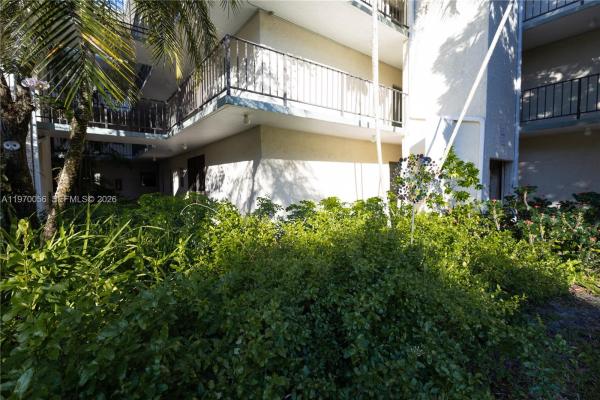 Jacaranda Villas, 8931 N New River Canal Rd #1E, Plantation, Florida 33324, image 2