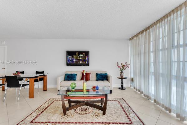 Winston Towers 500, 301 174th St #405, Sunny Isles Beach, Florida 33160, image 2