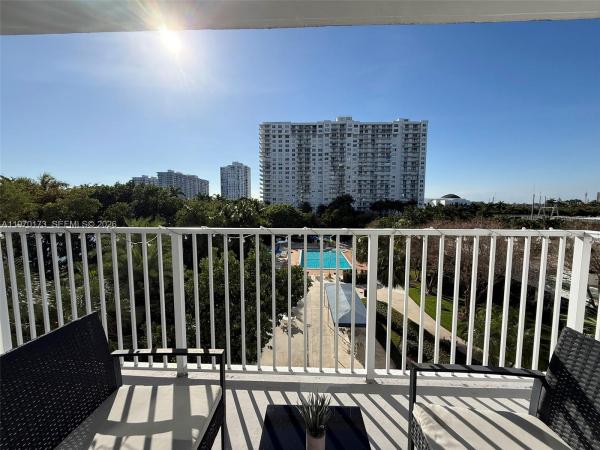Admirals Port East, 2851 NE 183rd St #412E, Aventura, Florida 33160, image 2