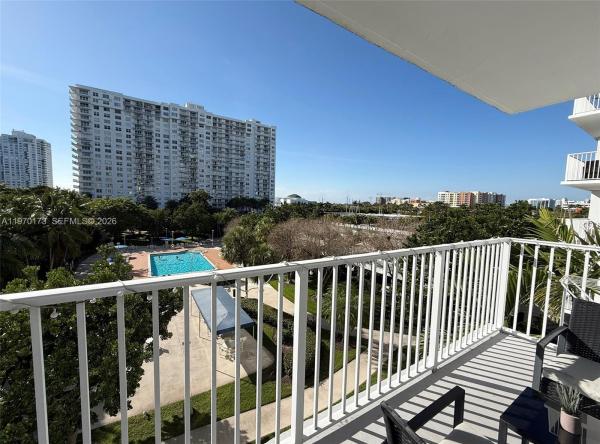 Admirals Port East, 2851 NE 183rd St #412E, Aventura, Florida 33160, image 3