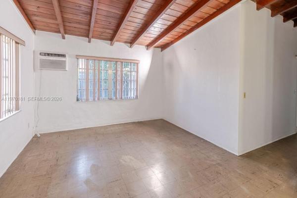 Essex Village, 670 SE 1st St, Hialeah, Florida 33010, image 2