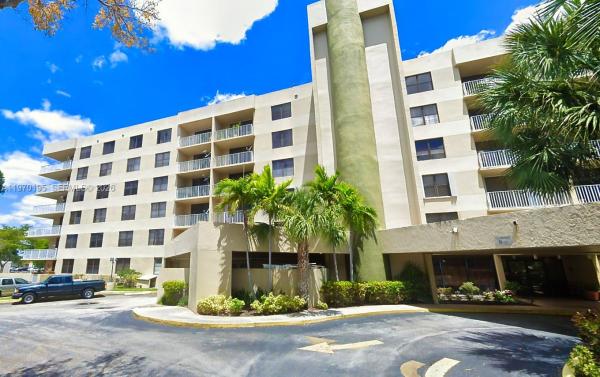 Hillcrest, 901 Hillcrest Dr #311, Hollywood, Florida 33021, image 1