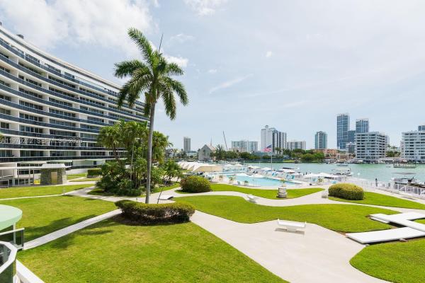 King Cole, 900 Bay Dr #224, Miami Beach, Florida 33141, image 1