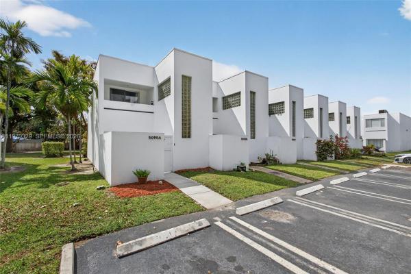 Park Place Townhomes, 5090 Elmhurst Rd #A, West Palm Beach, Florida 33417, image 3