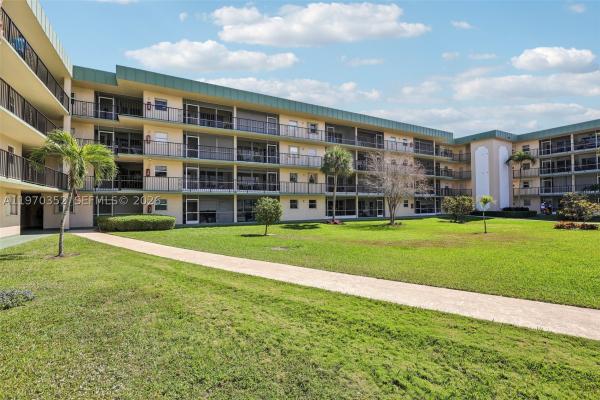 Hampton Gardens, 804 SE 7th St #402, Deerfield Beach, Florida 33441, image 3
