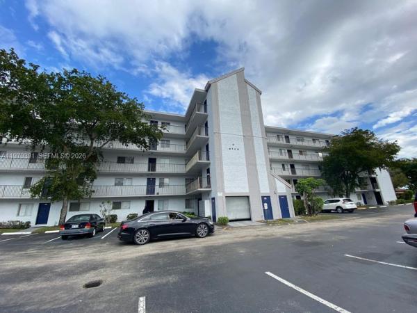 Lakeshore At University Park, 8700 N Sherman Cir #305, Miramar, Florida 33025, image 1