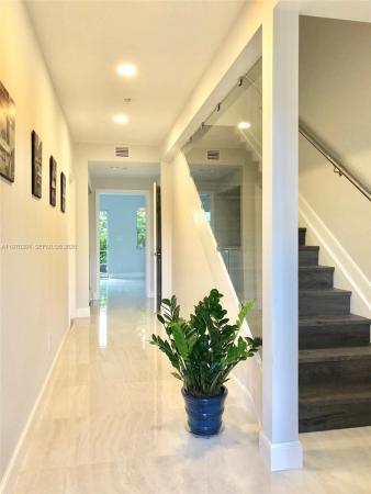 Victoria Park Townhomes, 621 NE 8th Ave #1-A, Fort Lauderdale, Florida 33304, image 1