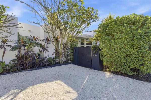 Coral Way Park, 6014 SW 22nd St, Coral Terrace, Florida 33155, image 2
