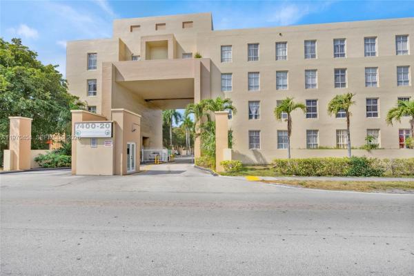 Royal Palms, 7400 W 20th Ave #402, Hialeah, Florida 33016, image 1