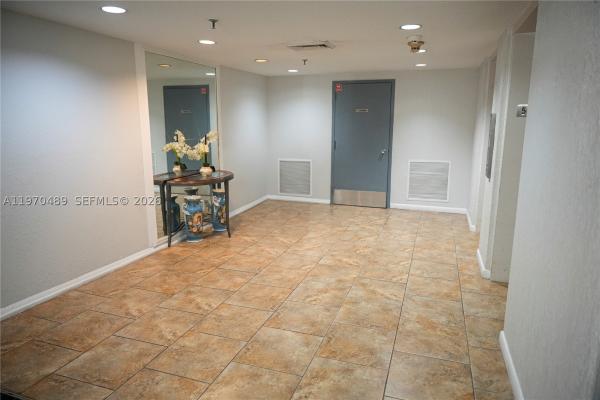 Hillcrest, 901 Hillcrest Dr #504, Hollywood, Florida 33021, image 2
