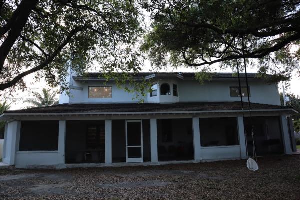 937 NE 171st St, Unincorporated Dade County, Florida 33162, image 1