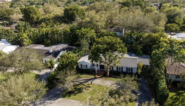 Coral Gables Country Club, 1350 Mendavia Ave, Coral Gables, Florida 33146, image 1