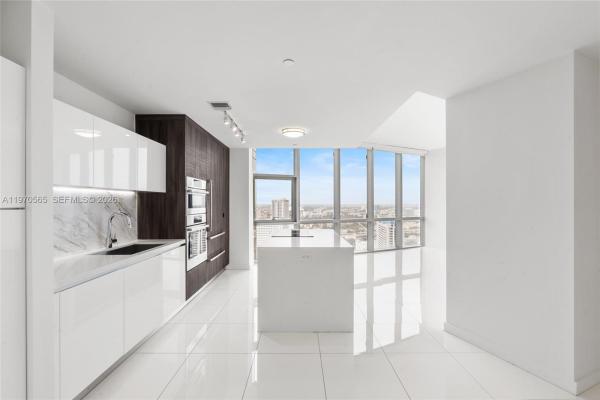 Paramount Miami Worldcenter, 851 NE 1st Ave #3202, Miami, Florida 33132, image 1