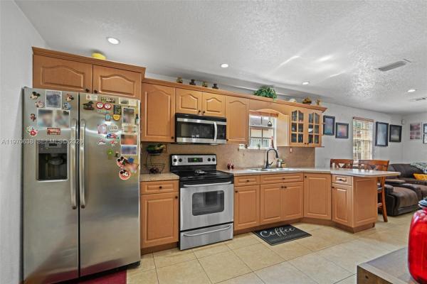 3140 NW 59th St, Unincorporated Dade County, Florida 33142, image 1