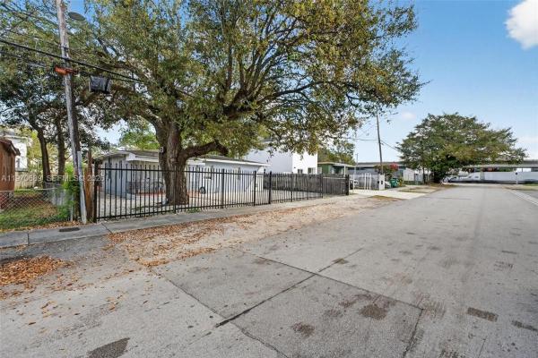 Roosevelt Park, 2741 NW 43rd Ter, Brownsville, Florida 33142, image 2