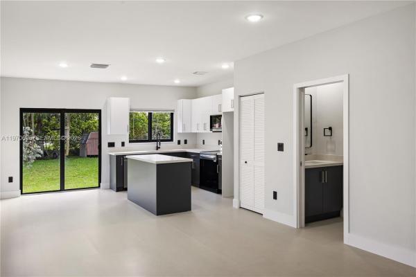 Town Of Hallandale, 120 NW 5th Ave #120, Hallandale Beach, Florida 33009, image 1