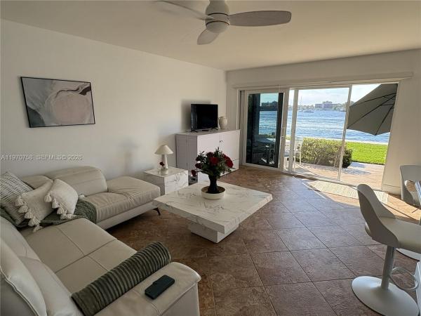Fairbanks Terrace South, 1201 S Riverside Dr #107, Pompano Beach, Florida 33062, image 2