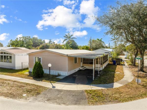 Heritage City, 730 NW 214th Ave, Pembroke Pines, Florida 33029, image 2