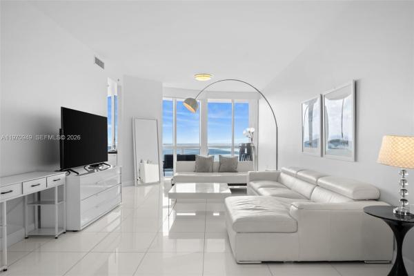 Trump Royale, 18201 Collins Ave #4709, Sunny Isles Beach, Florida 33160, image 1