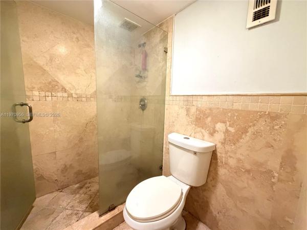 661 NE 195th St #104, Unincorporated Dade County, Florida 33179, image 1